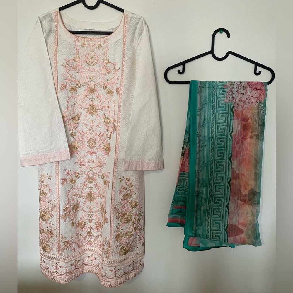 2 piece- lawn shirt silk Dupatta- Beechtree dress in medium- Pakistani Indian